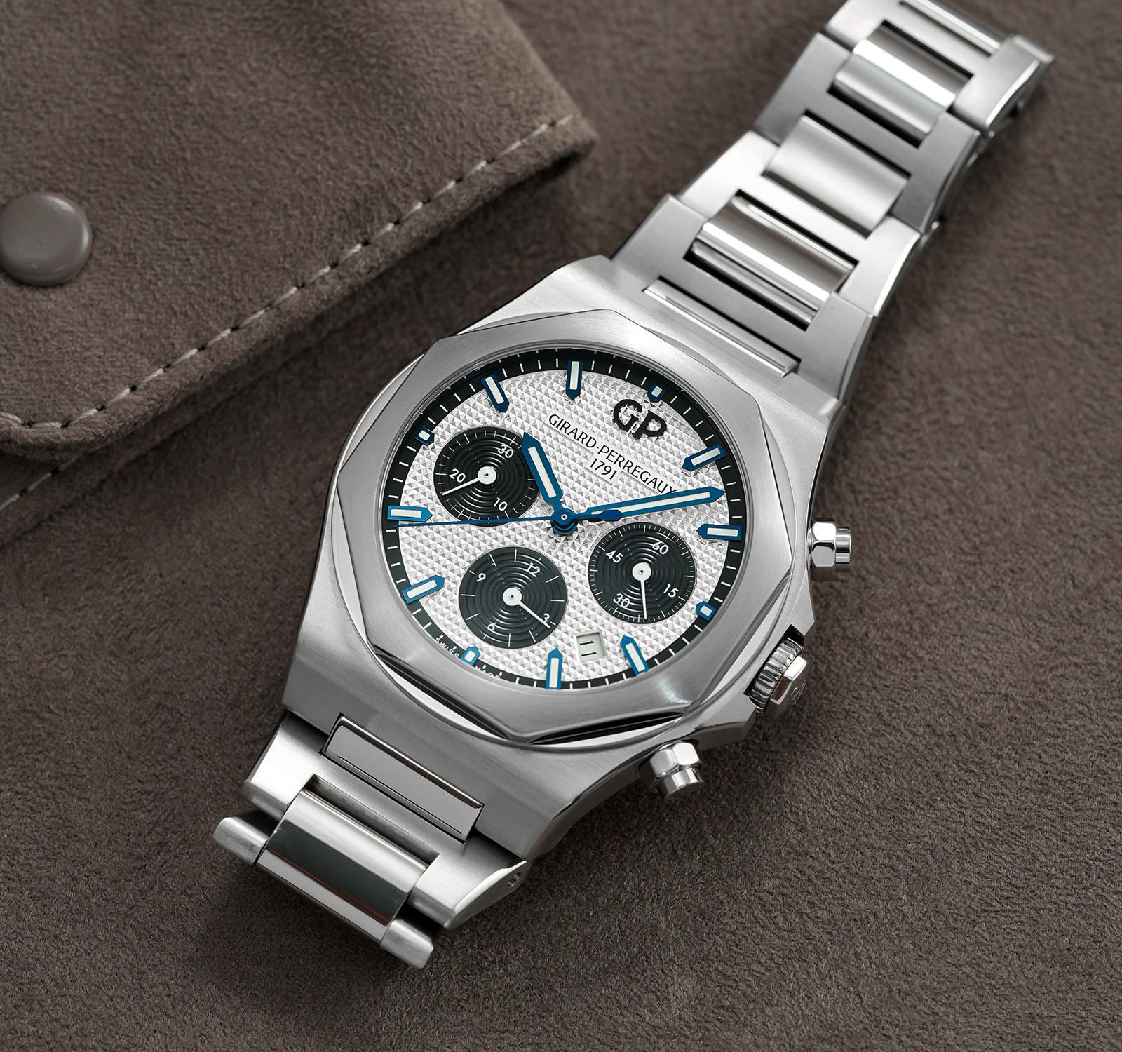 复刻GP芝柏桂冠81020腕表