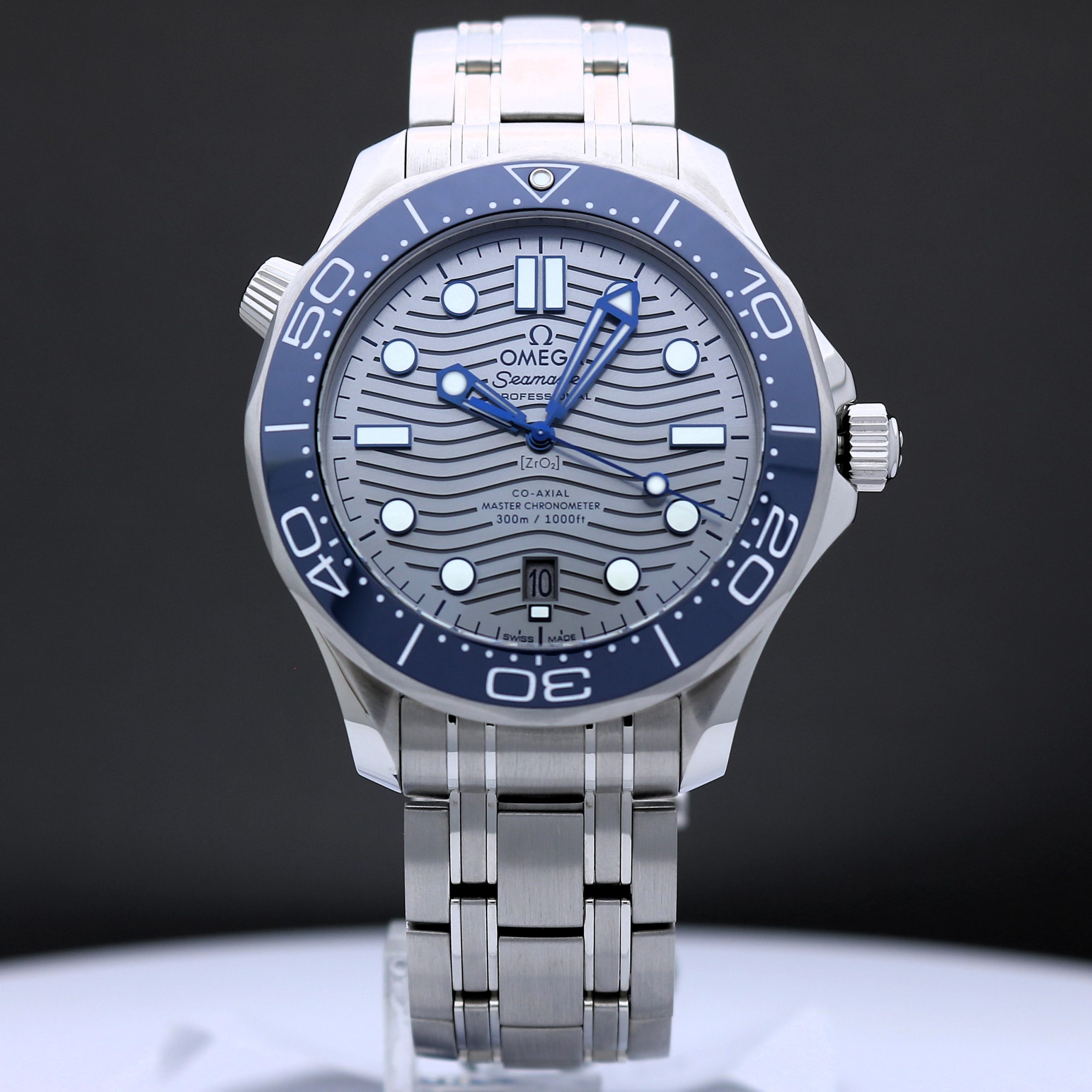 欧米茄海马300米潜水表复刻版 Scaled