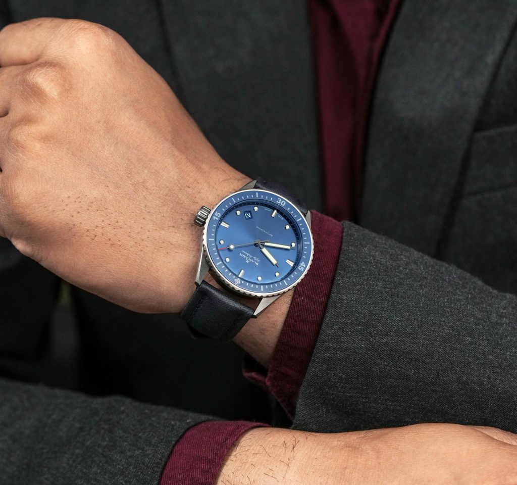 购买精仿五十噚潜水表 购买精仿五十噚潜水表